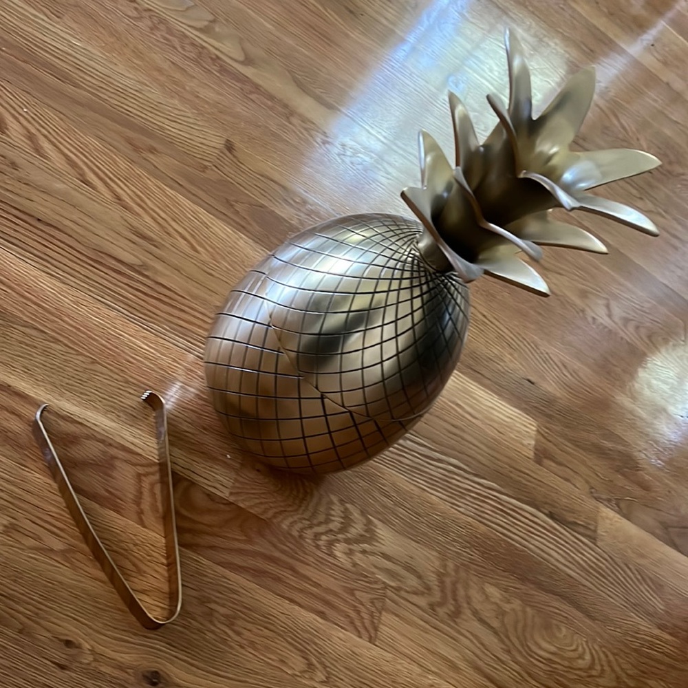 Bunny Williams Pineapple ice bucket with things and plastic liner
